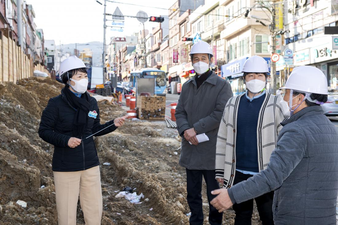 20210216_서동로 확장공사 현장 방문_7.jpg