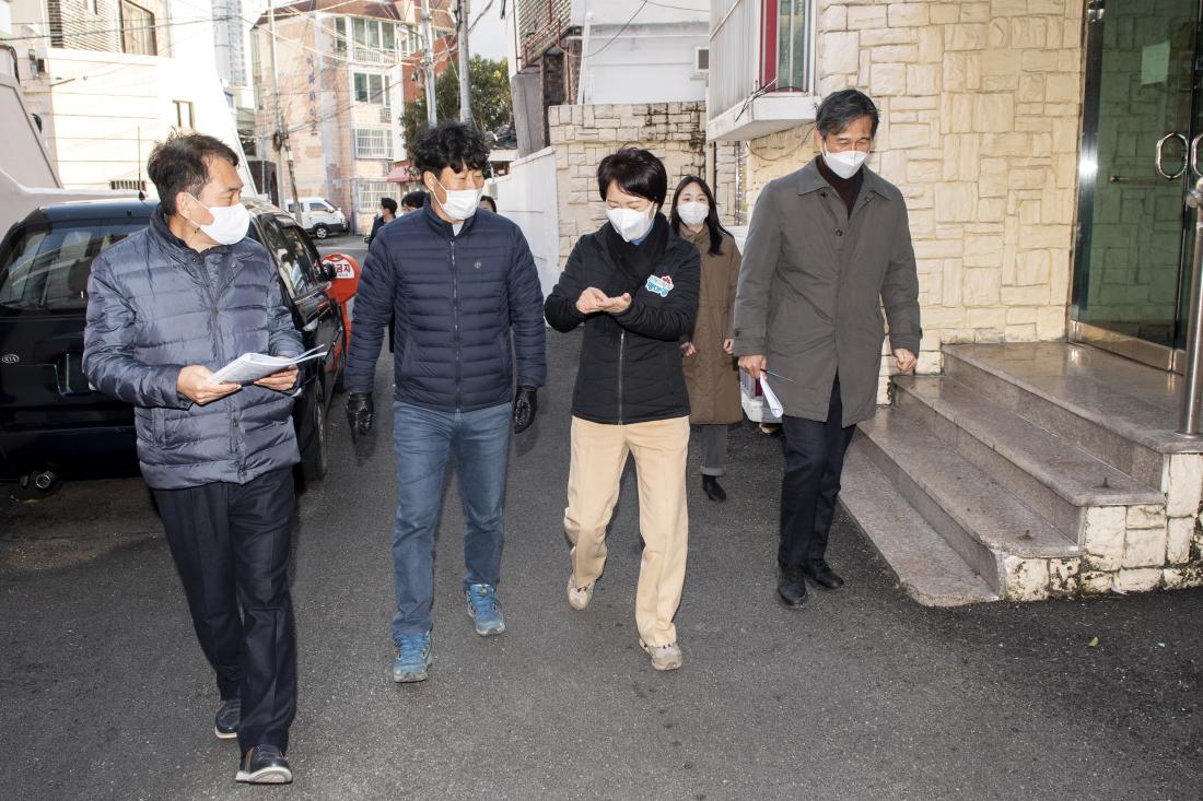 20210216_구.장전3동 주민센터 진입도로 개설 현장 방문_3.jpg