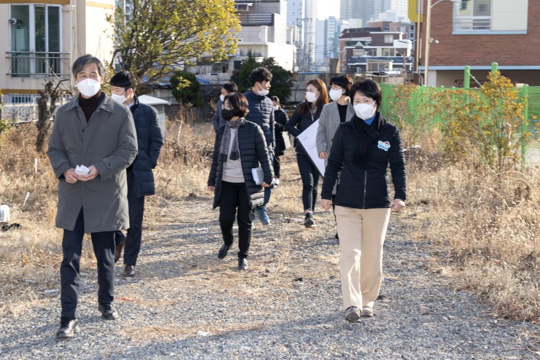 20210216_구.장전3동 주민센터 진입도로 개설 현장 방문_7.jpg