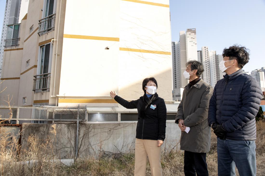 20210216_구.장전3동 주민센터 진입도로 개설 현장 방문_5.jpg