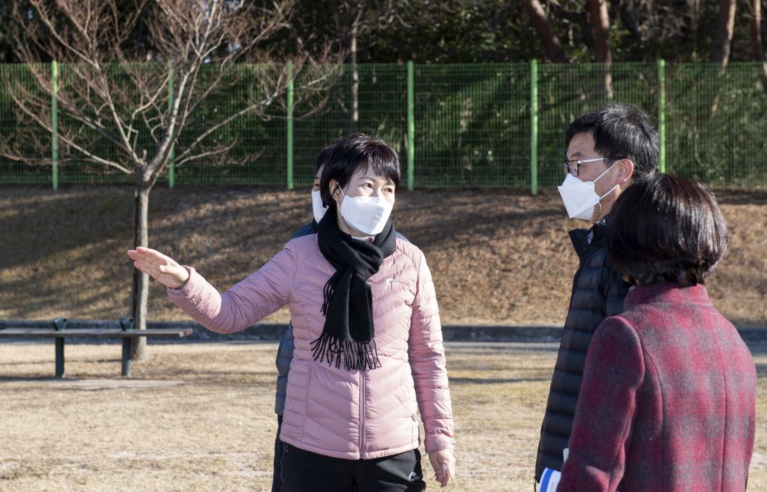 20210218_오륜동 인조잔디구장 개보수 사업 현장 방문_7.jpg