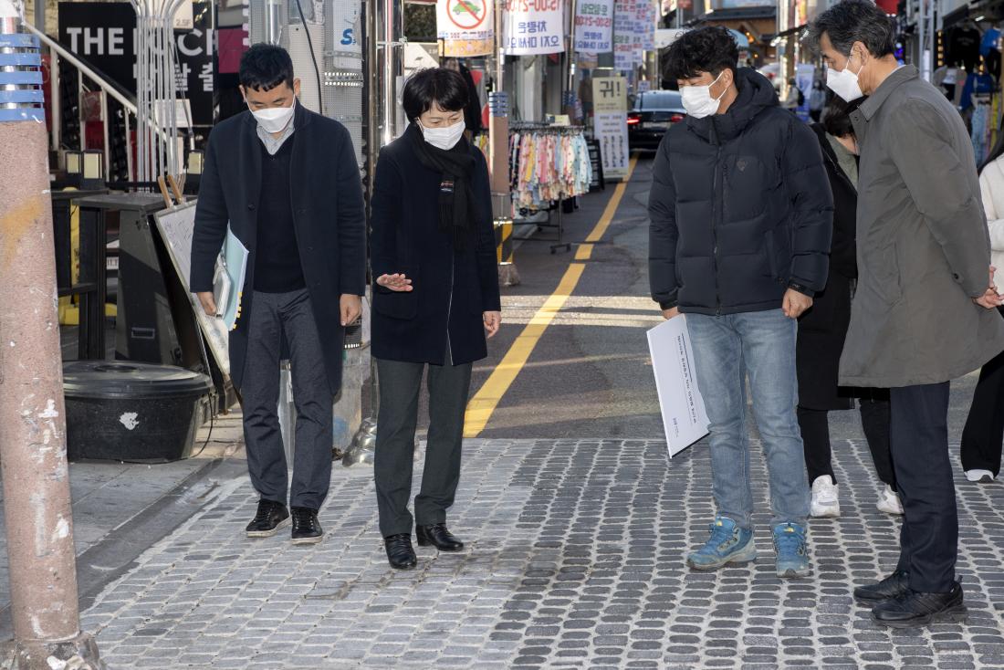 20210219_부산대 젊음의 거리 일원 보행환경 개선 현장 방문_1.jpg