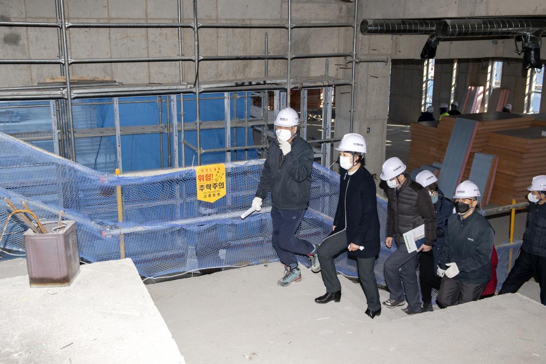 20210219_금샘도서관 건립 현장 방문_9.jpg