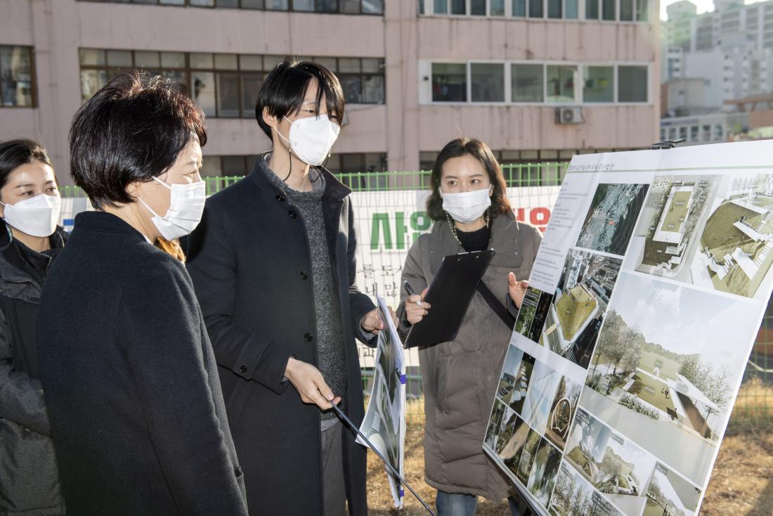 20210219_금샘 도서관 앞 도시숲 조성 사업 현장 방문_4.jpg