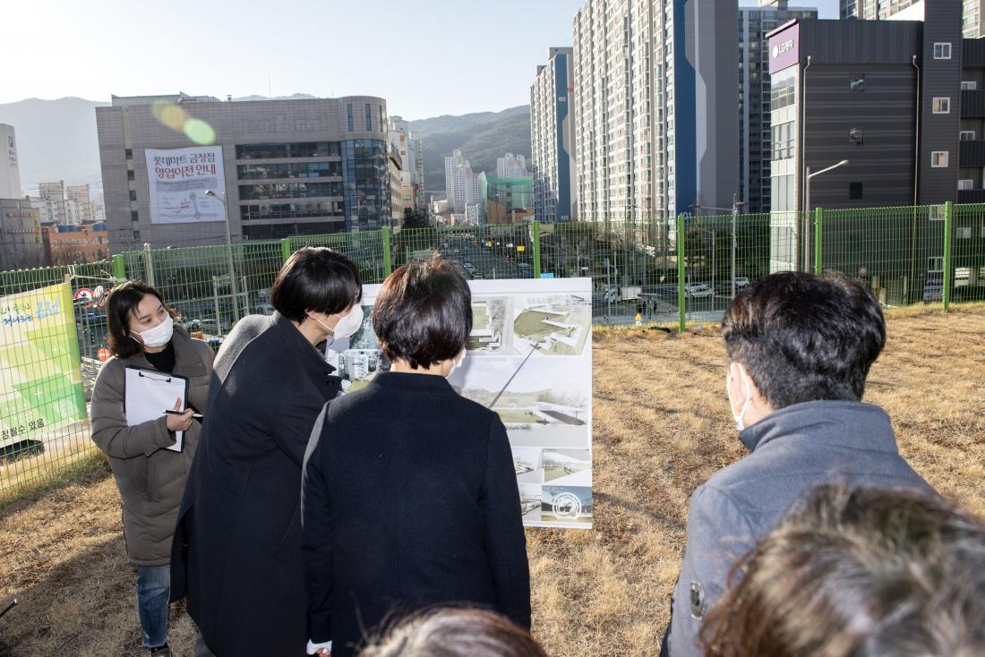 20210219_금샘 도서관 앞 도시숲 조성 사업 현장 방문_3.jpg