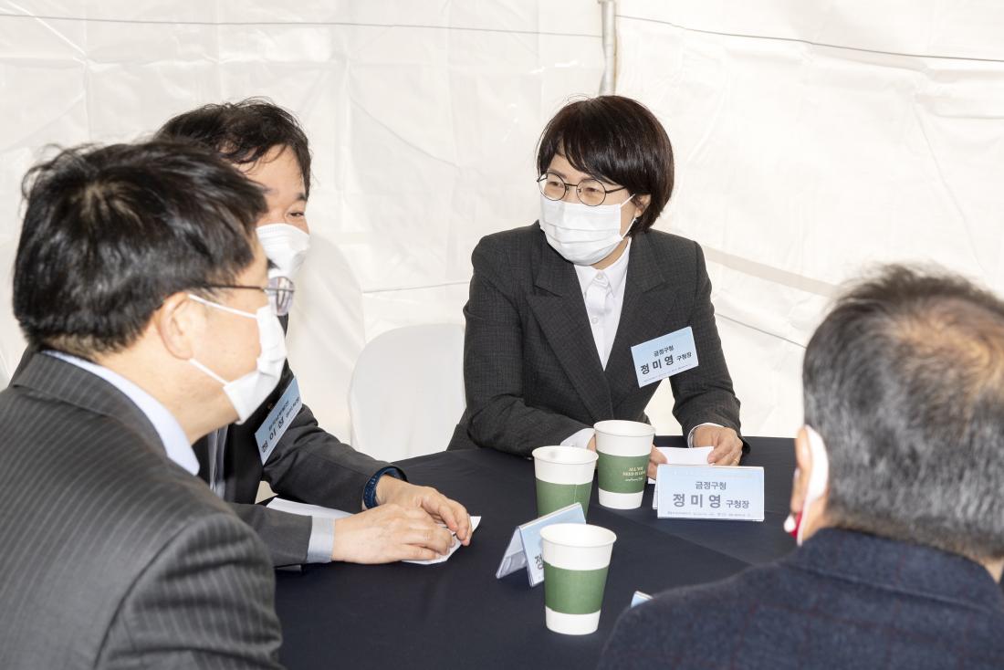 20210322_전통시장 에너지 드림카 지원사업 전기차 전달식_4.jpg