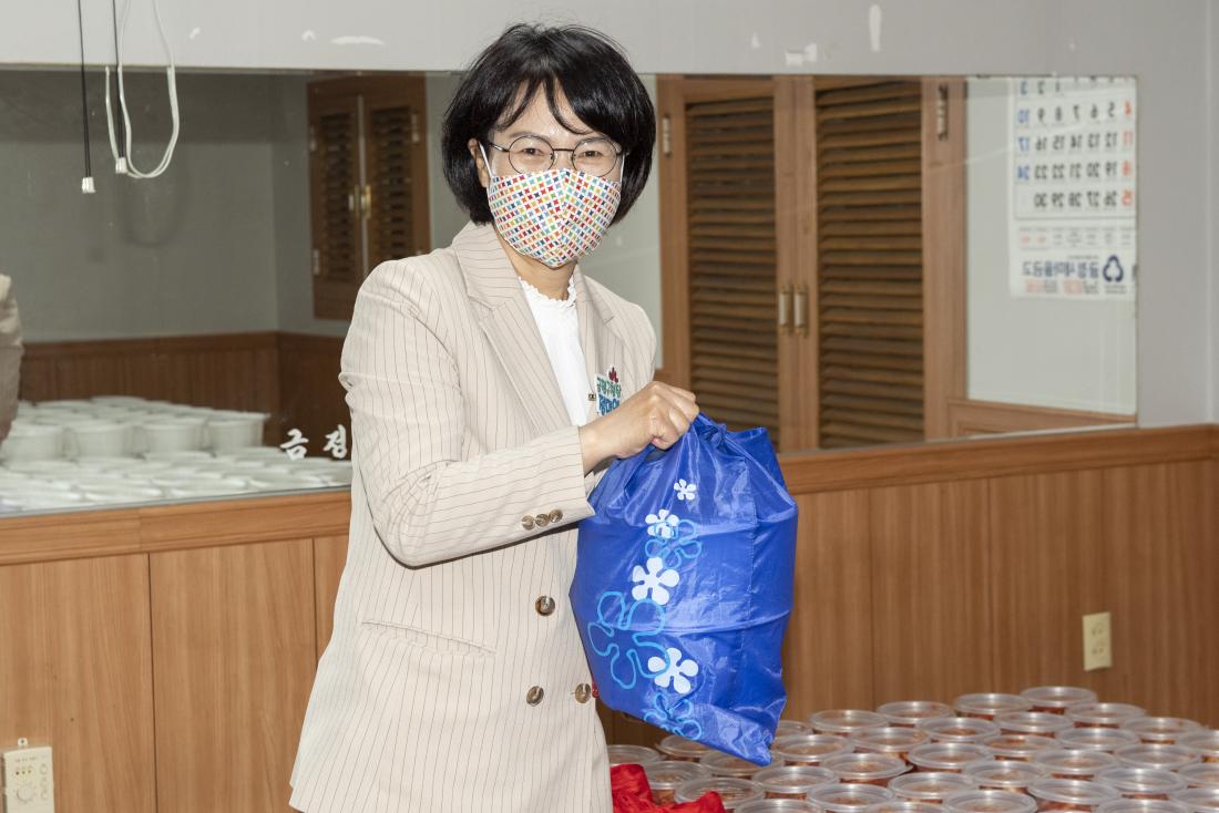 20210429_구수하~DAY 홀몸어르신 곰탕나눔 행사_4.jpg