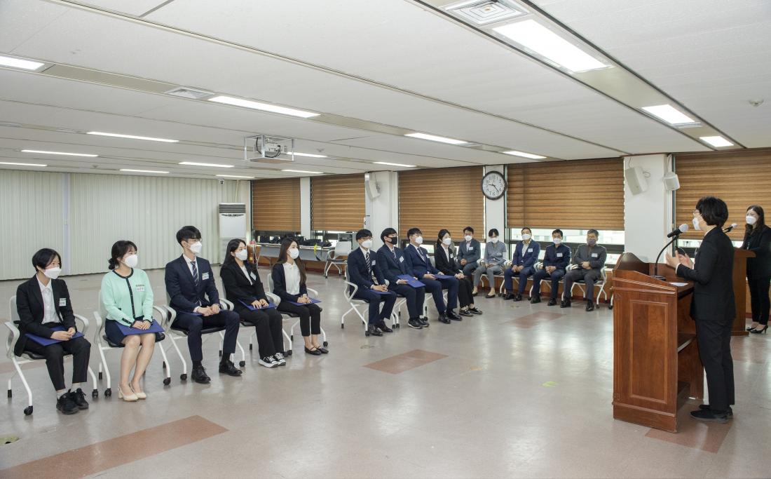 20210504_신규 공무원 임용장 교부_14.jpg