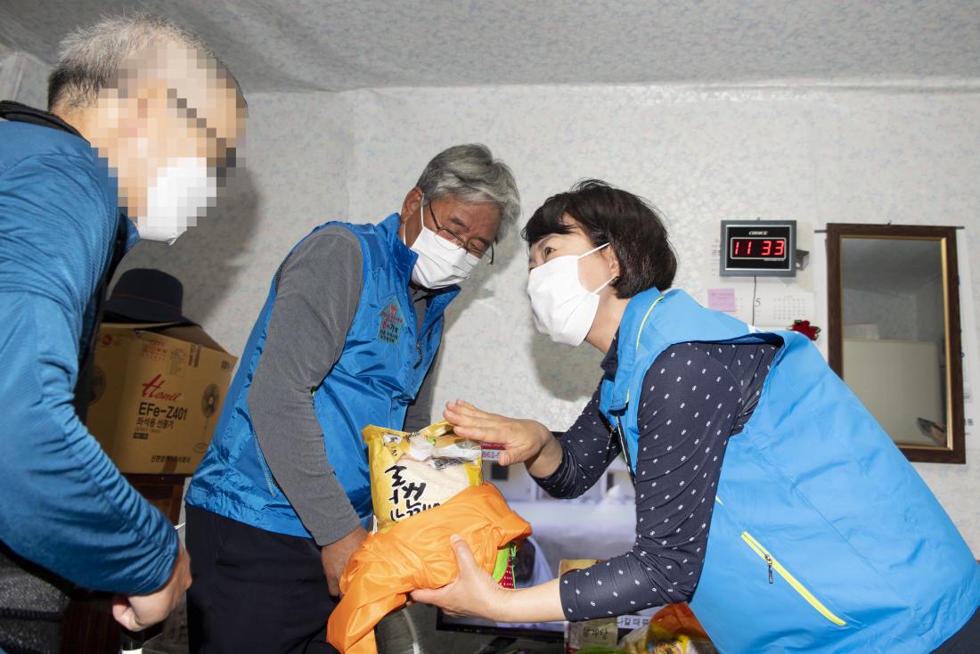 20210513_5월 가정의 달 맞이 어르신 사랑의 삼계탕 나눔_6.jpg
