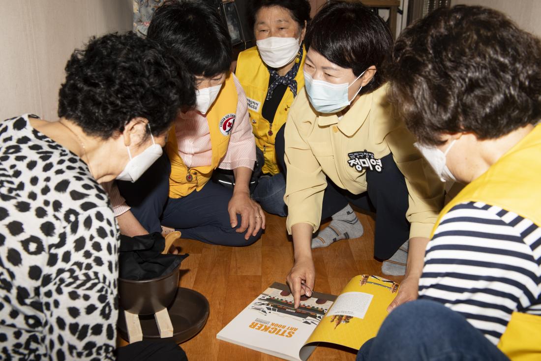 20210602_마음돌봄 키트 전달_8.jpg