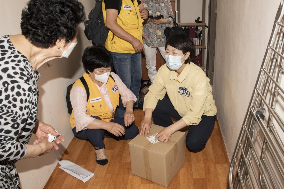 20210602_마음돌봄 키트 전달_6.jpg