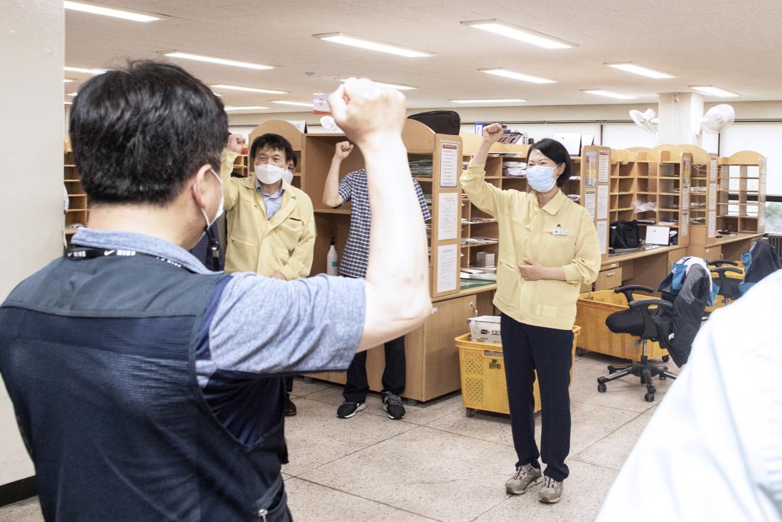 20210707_폭염예방 물품지원 격려-금정우체국_5.jpg