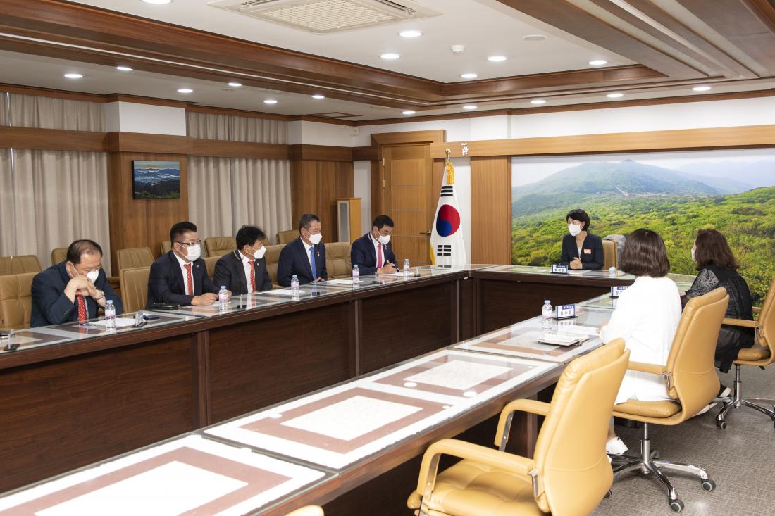 20210804_라이온스11지역 신임 부총재 및 회장단 접견_6.jpg