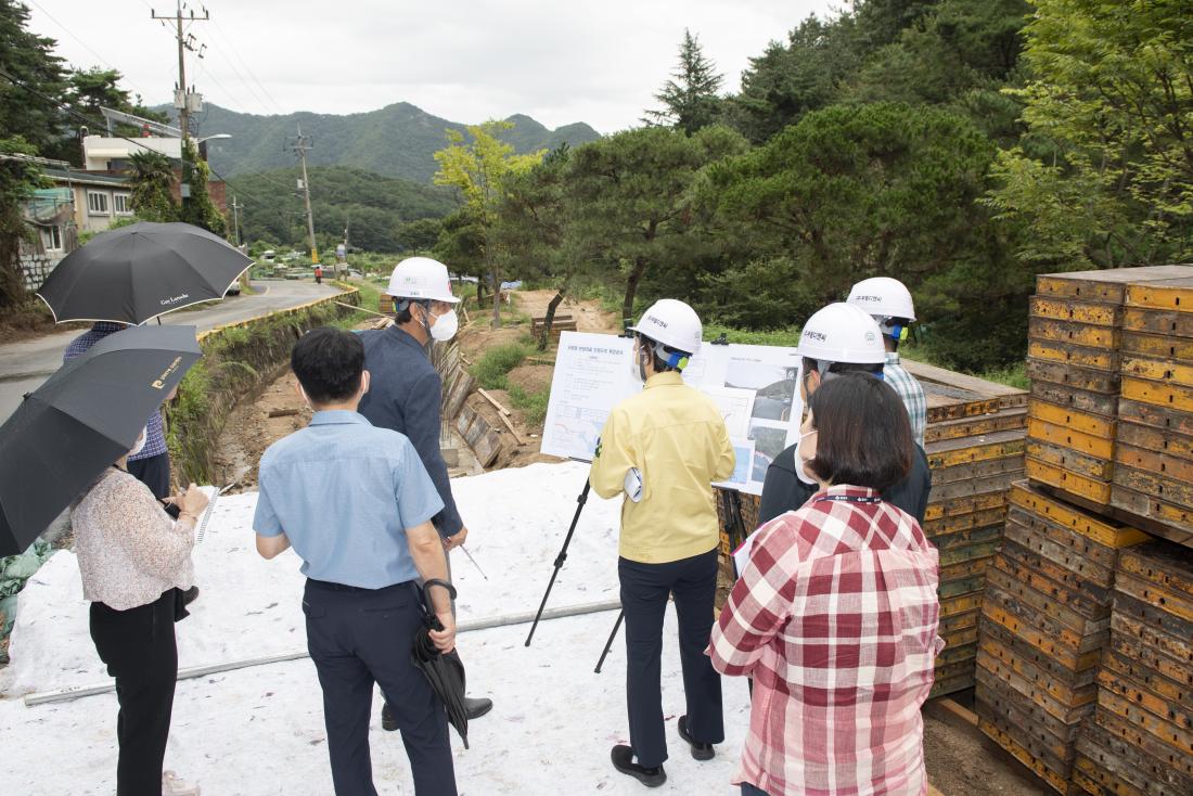 20210902_오륜동 본동마을 진입도로 확장 현장 방문_7.jpg