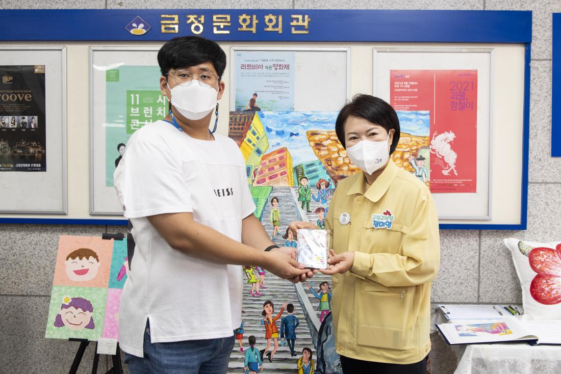 20210916_발달장애 청년작가 작품 전시전_12.jpg