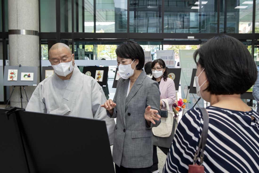 20211005_금정구 재능봉사단 작품 전시회_4.jpg