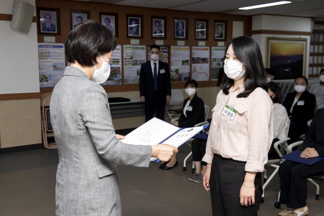 20211005_신규 임용자 임용장 교부식_14.jpg
