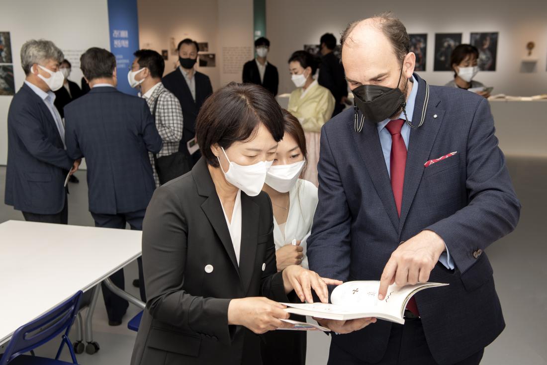 20211007_라트비아 기획전시전 기념행사_25.jpg