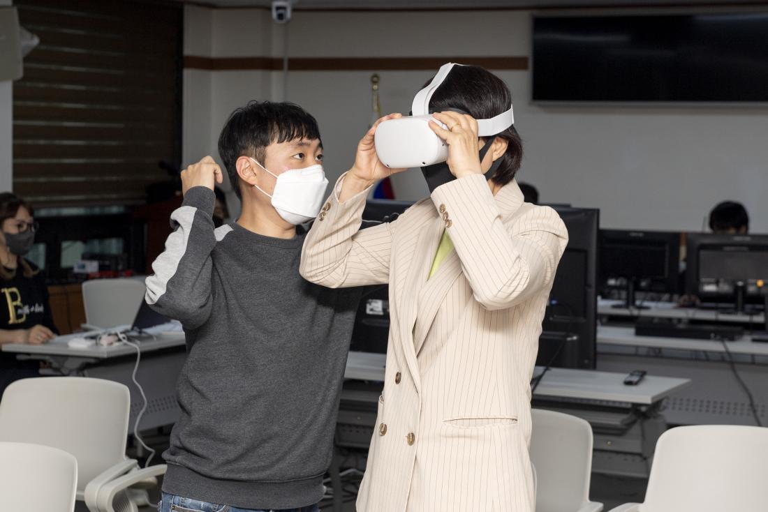 20211015_라라라 페스티벌 메타스버 시연_4.jpg