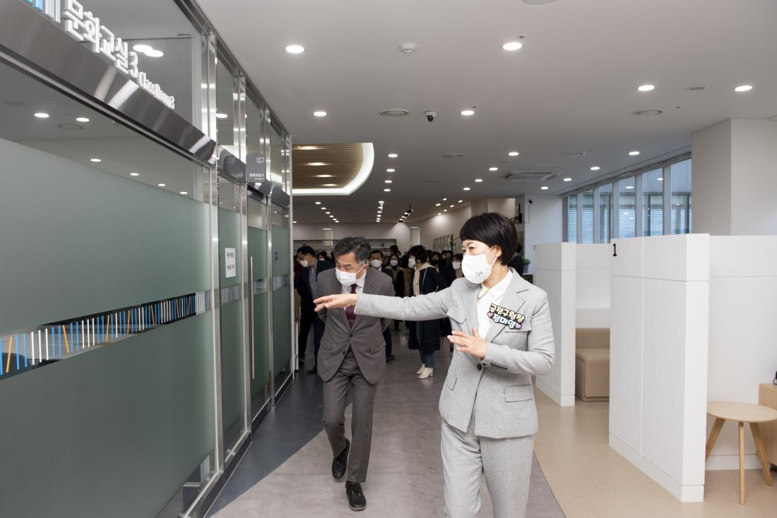 20211110_금샘도서관 개관식_48.jpg