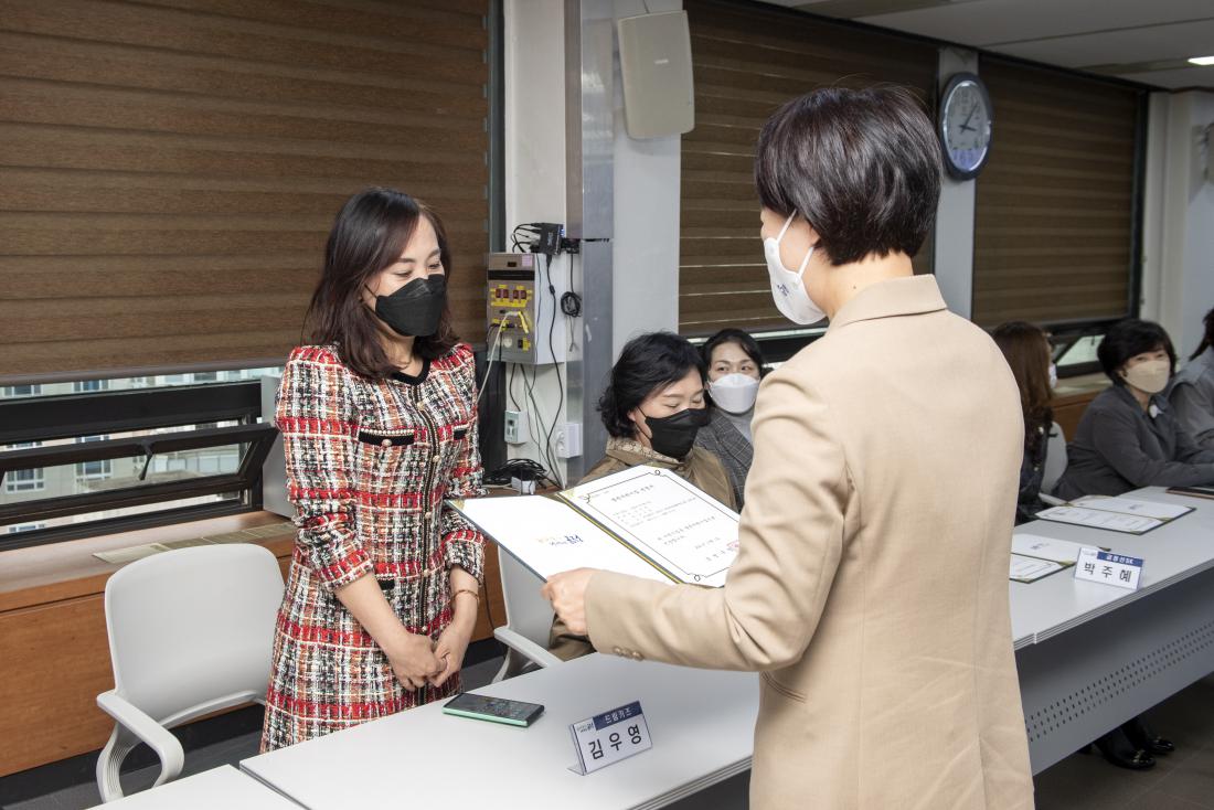 20211111_열린어린이집 지정서 수여식_12.jpg