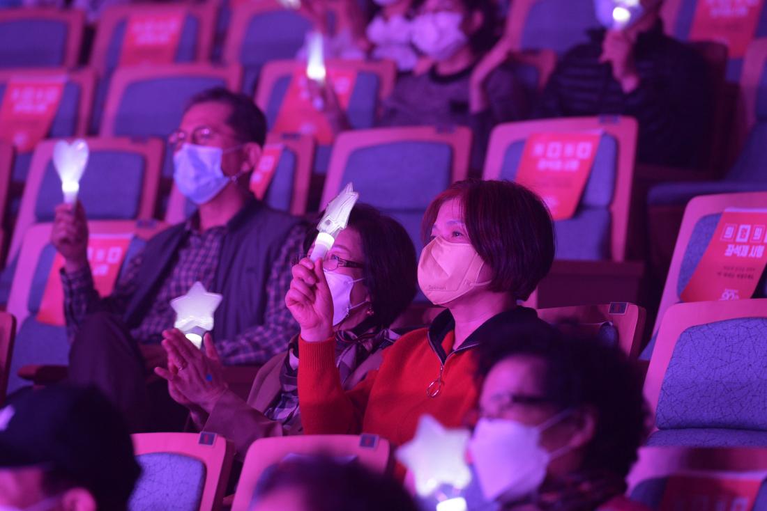 20211121_가족공연예술제 실버스타 콘서트_28.jpg