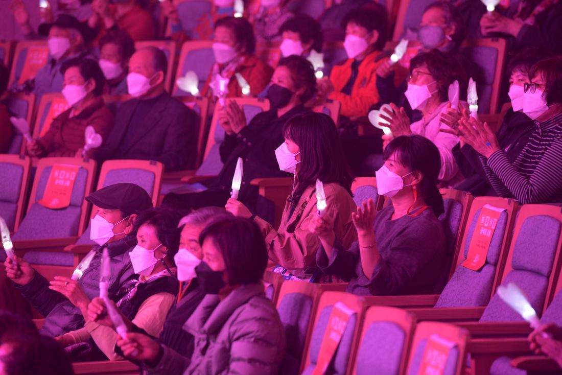 20211121_가족공연예술제 실버스타 콘서트_30.jpg