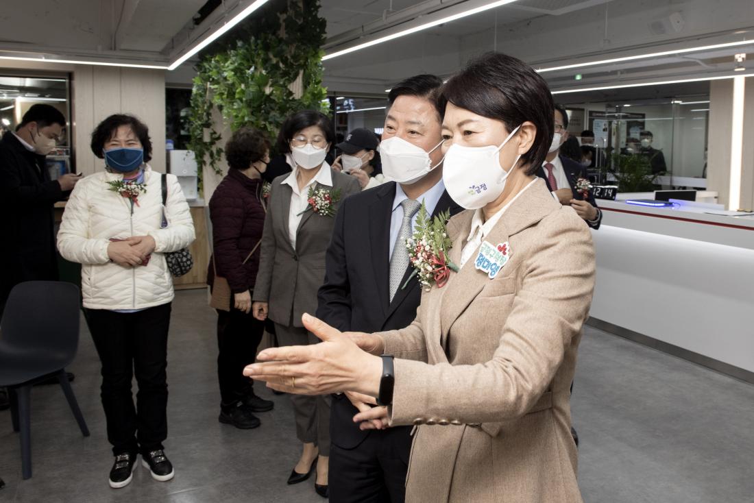 20211130_금정북뱅크 작은도서관 개관식_8.jpg