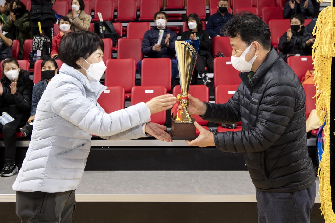 20211205_제28회 금정구청장기 배드민턴 대회 및 시상식_20.jpg