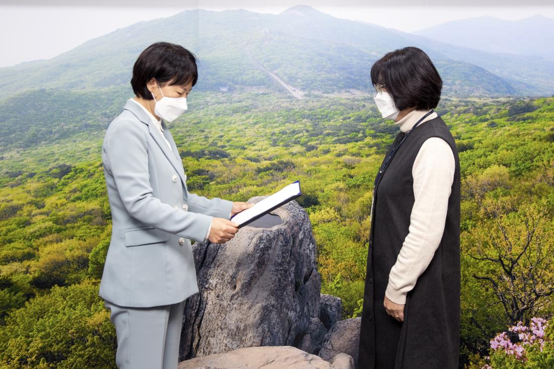 20211231_하반기 우수 공무원 시상식_2.jpg