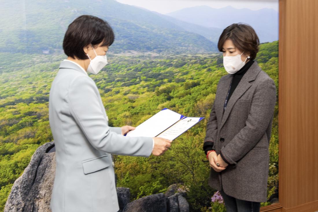 20211231_하반기 우수 공무원 시상식_7.jpg