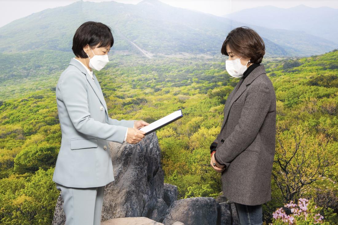 20211231_하반기 우수 공무원 시상식_6.jpg