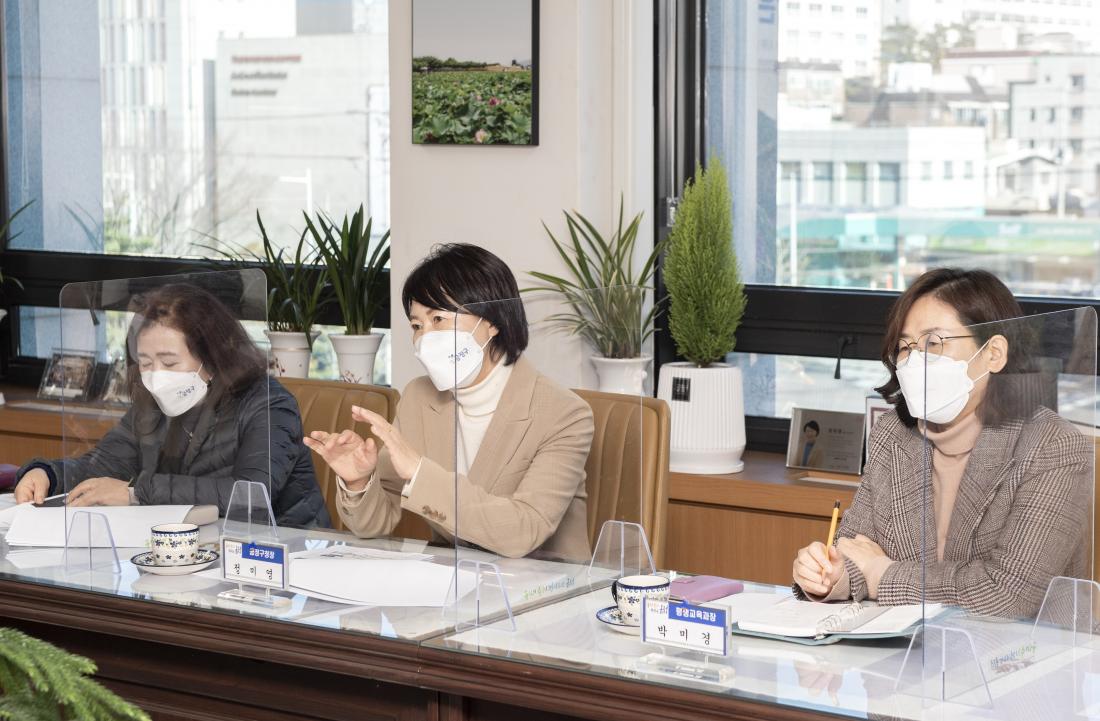 20220106_공립 작은도서관 조성 업무협약식_6.jpg