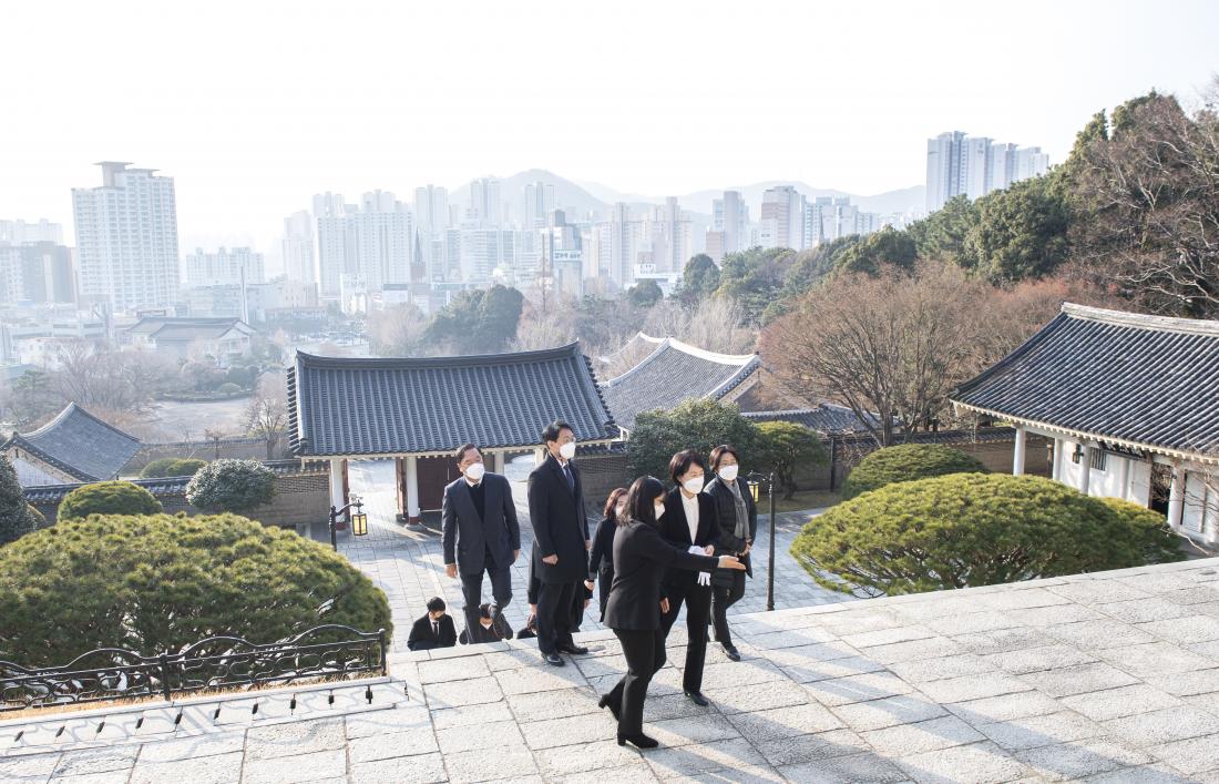 20220104_충렬사 참배_9.jpg