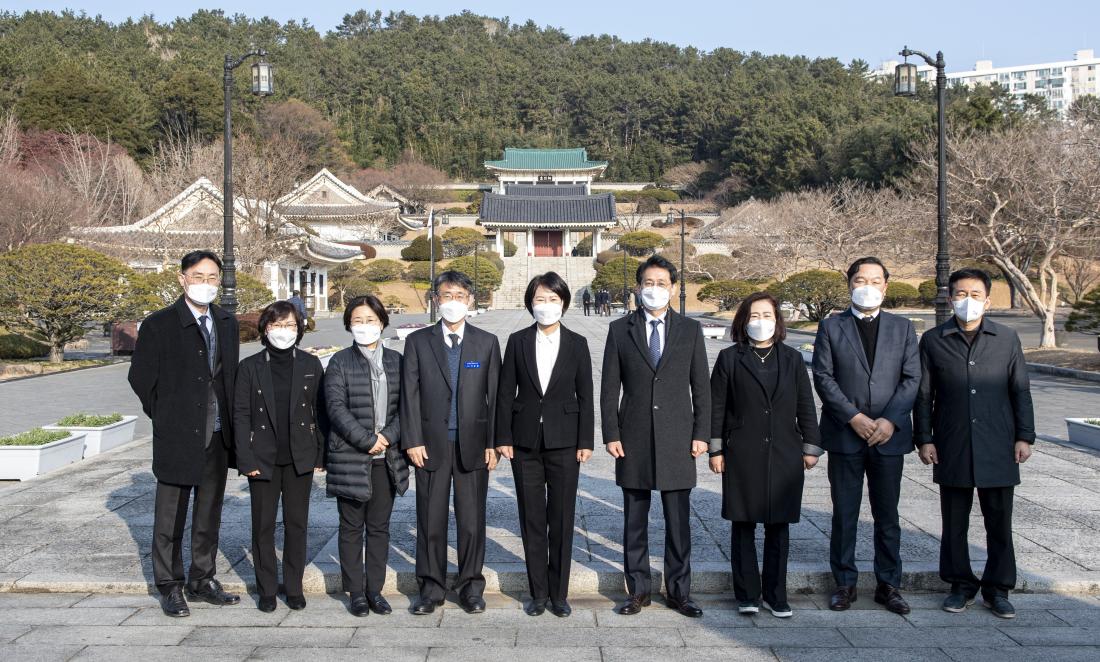 20220104_충렬사 참배_38.jpg