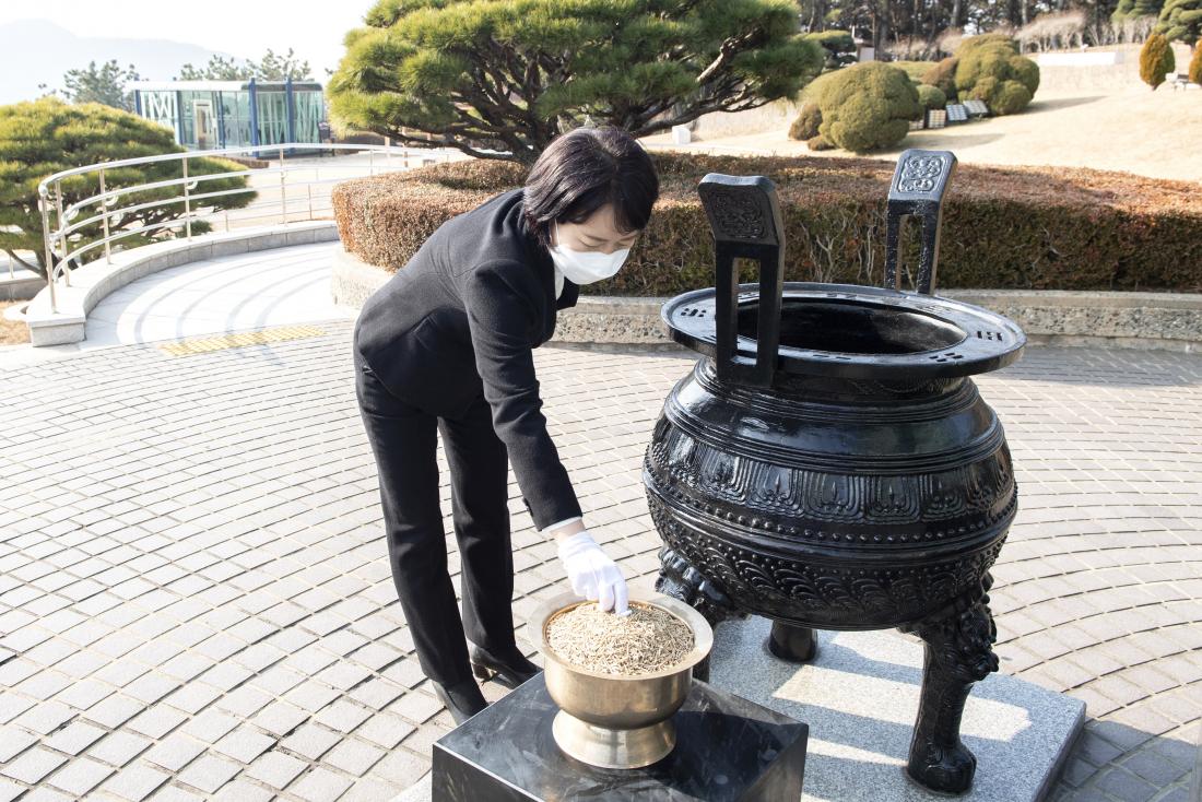 20220105_민주공원 및 충혼탑 참배_13.jpg