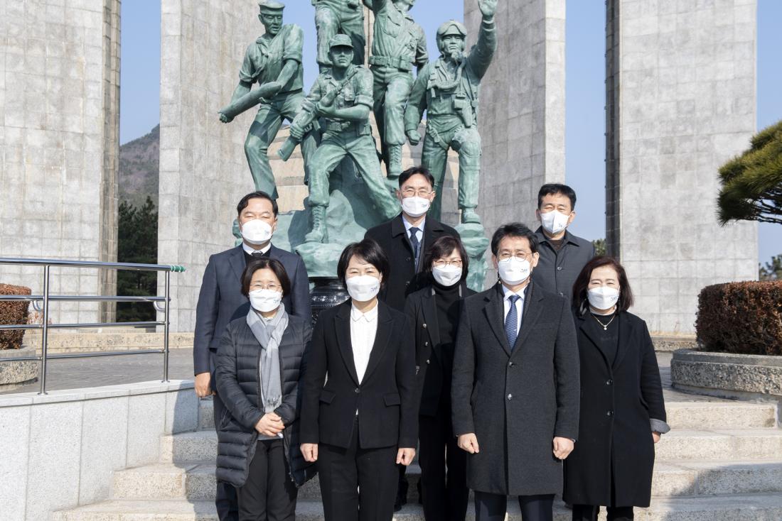 20220105_민주공원 및 충혼탑 참배_20.jpg