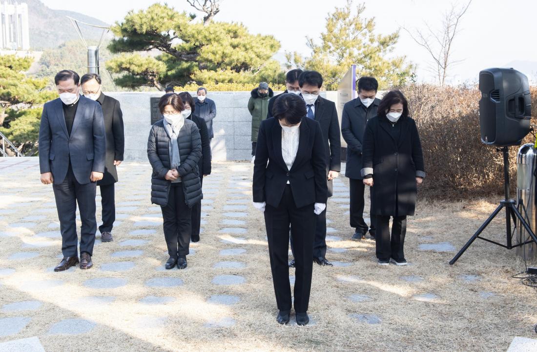 20220105_민주공원 및 충혼탑 참배_8.jpg