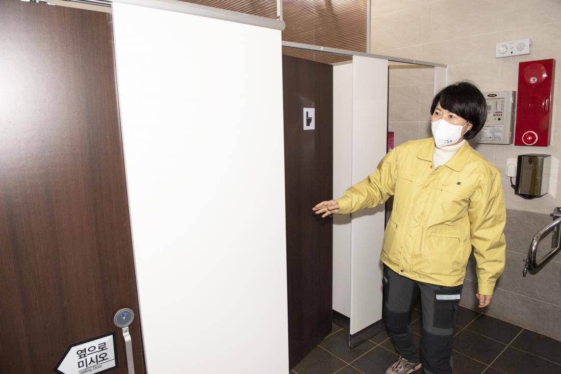 20220209_땅뫼산 공중화장실 조성 사업 현장 방문_12.jpg