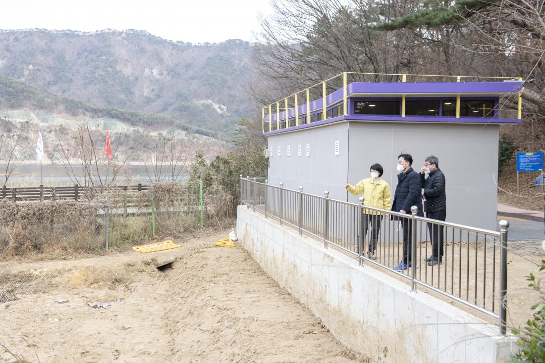 20220209_땅뫼산 공중화장실 조성 사업 현장 방문_15.jpg