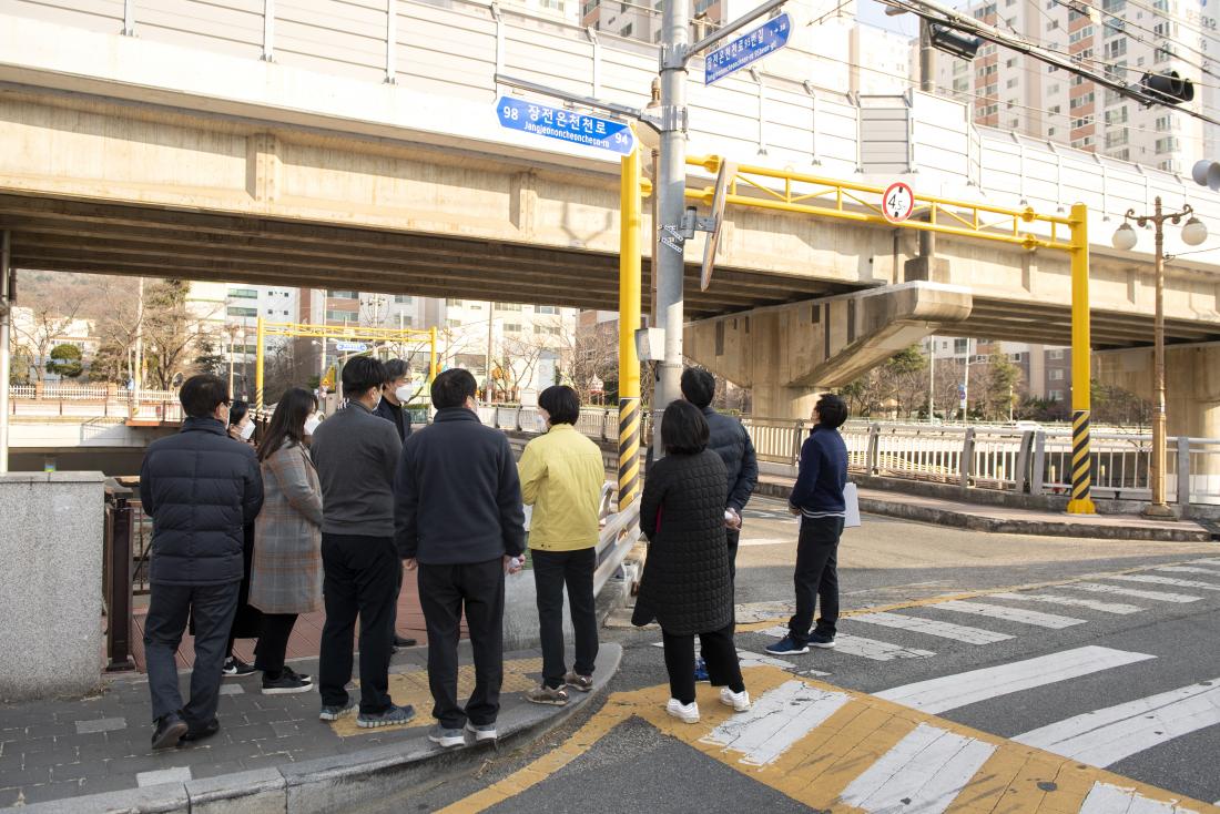 20220211_온천천 홍수방재게이트 설치사업 현장 방문_7.jpg