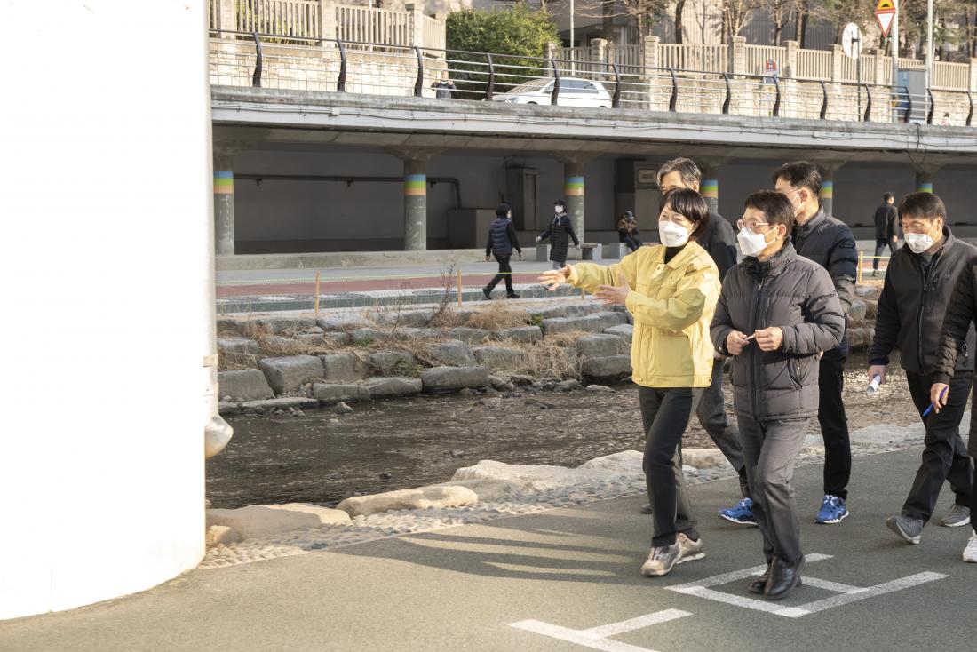 20220211_온천천 홍수방재게이트 설치사업 현장 방문_8.jpg