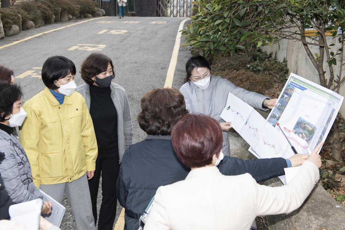 20220214_구서초등학교 일원 도로 정비 및 디자인 개선사업 현장 방문_5.jpg