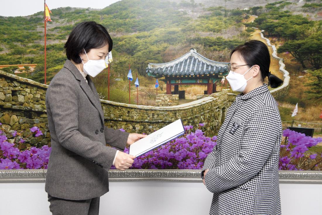 20220303_구청어린이집 보육교사 임기제 신규 임용장 수여_15.jpg