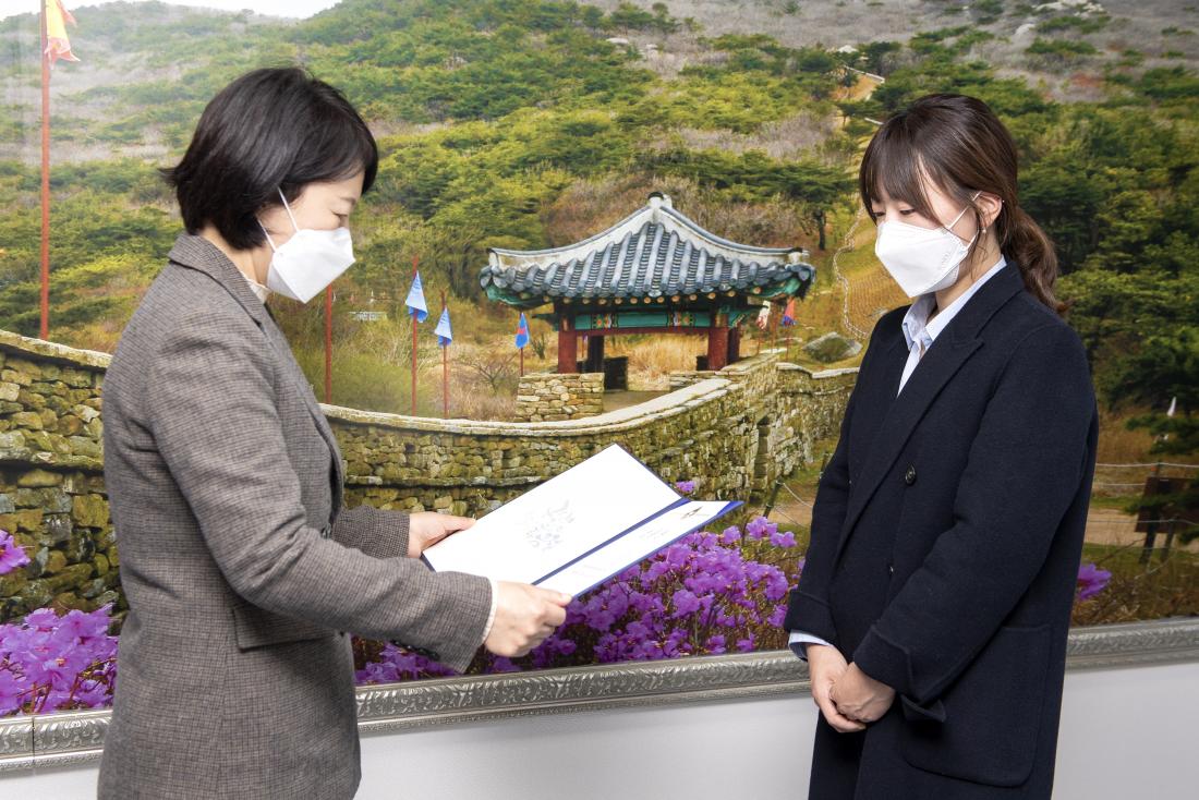 20220303_구청어린이집 보육교사 임기제 신규 임용장 수여_11.jpg