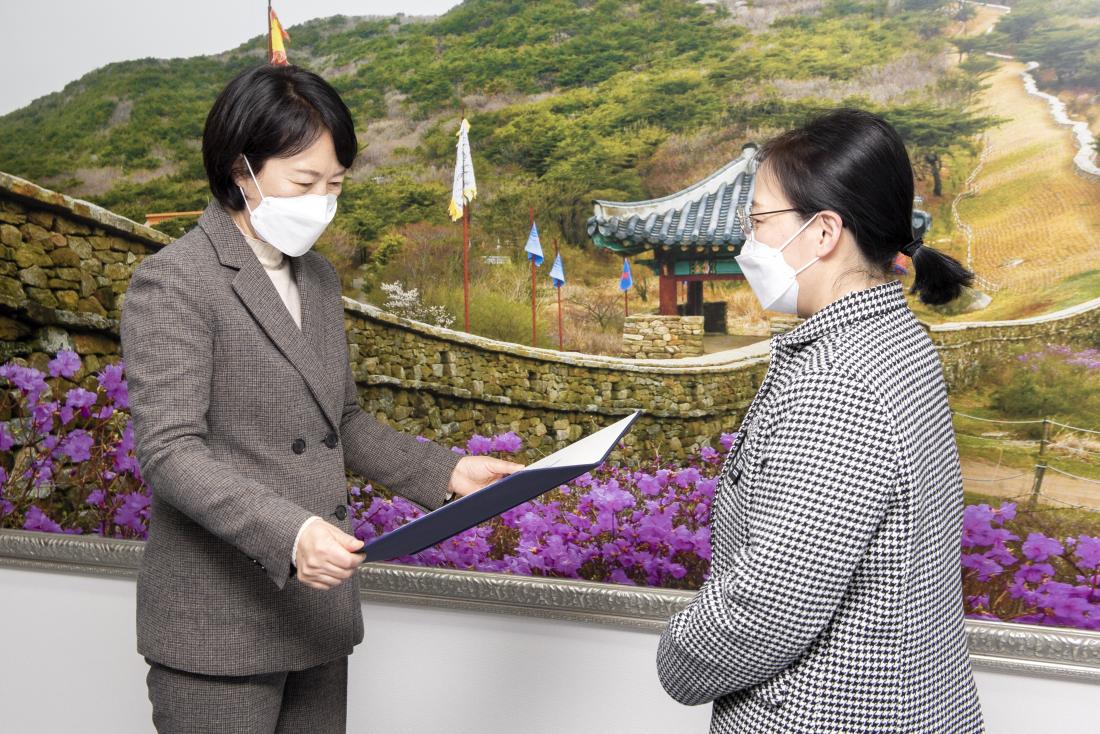 20220303_구청어린이집 보육교사 임기제 신규 임용장 수여_16.jpg