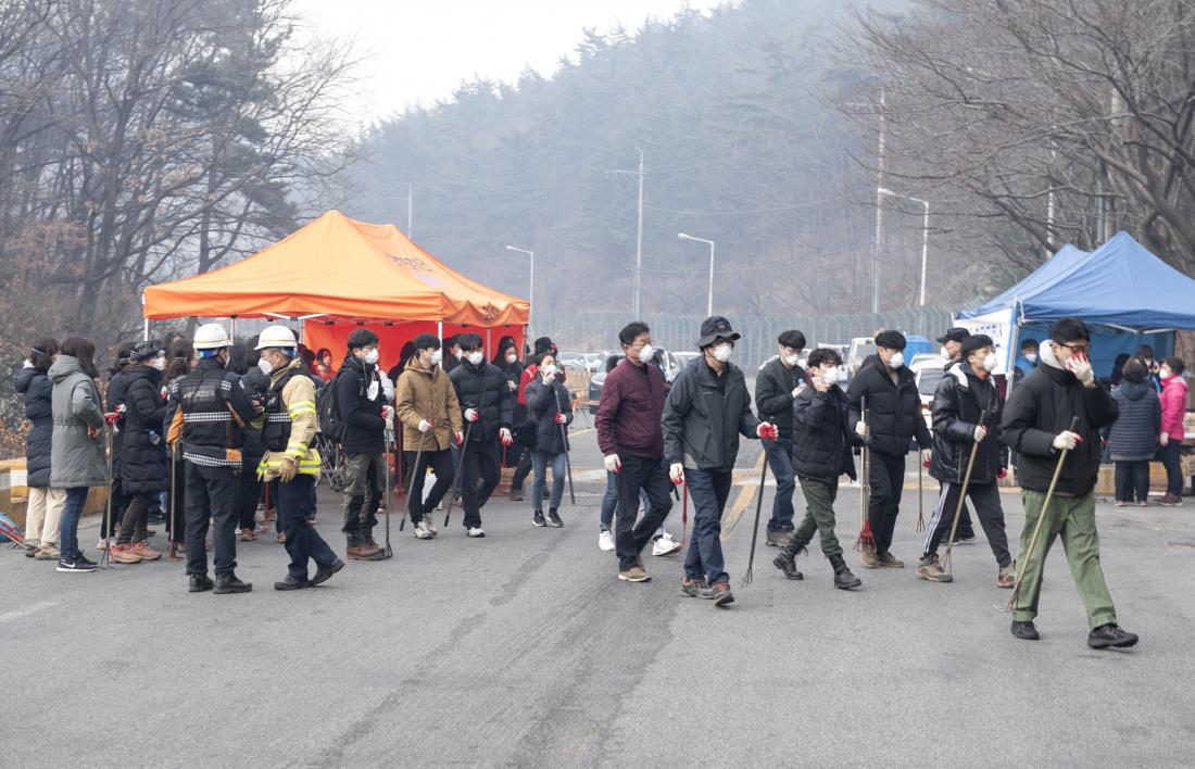 20220307_아홉산 산불 진압_4.jpg