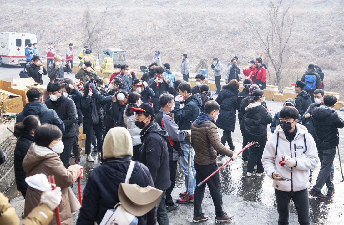 20220307_아홉산 산불 진압_25.jpg