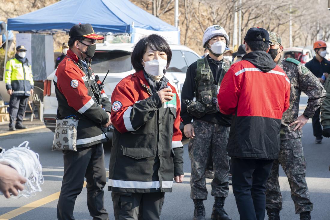 20220308_아홉산 산불 진압_14.jpg