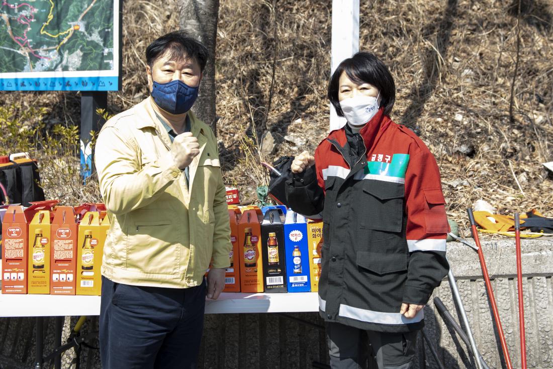 20220308_아홉산 산불 진압_31.jpg